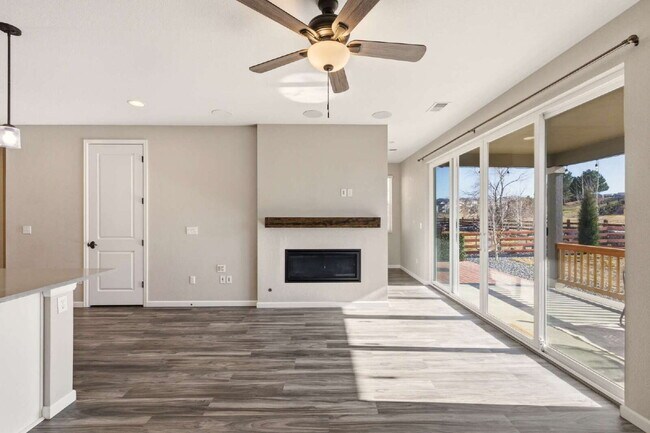 Building Photo - Modern 3-Bed 2-Bath Home in Cherry Creek School District!