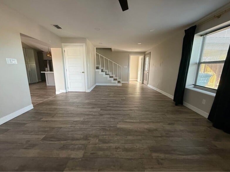 Building Photo - 233 S Iowa St