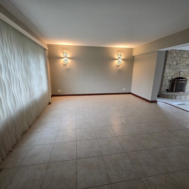 Building Photo - 25805 N Arrowhead Dr