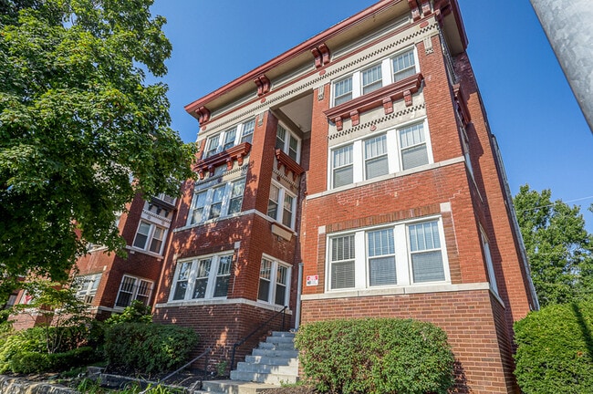 Building Photo - 3402 Gillham Rd
