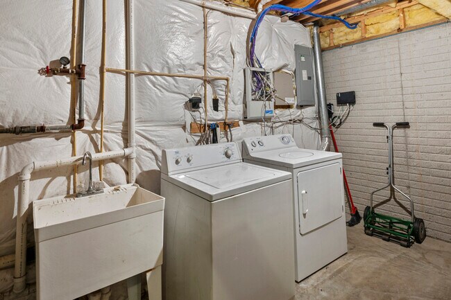 Building Photo - 168 Carolstowne Rd