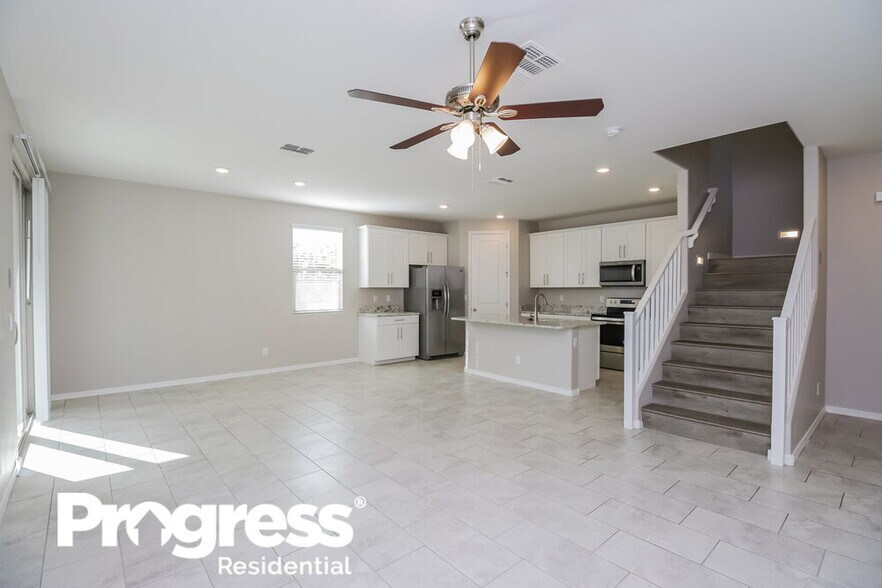 Building Photo - 1563 S Loren Ln
