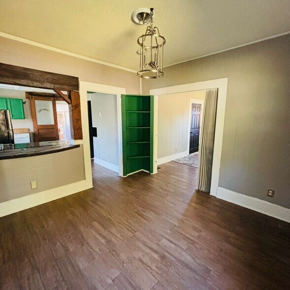 Building Photo - 17 School Rd