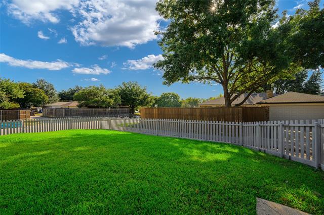 Building Photo - 2400 Bengal Ln