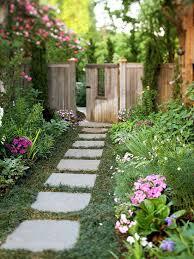 Gated walkway entrance - 764 Lenore Ln