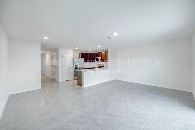 Building Photo - 8250 SW 67th Ave