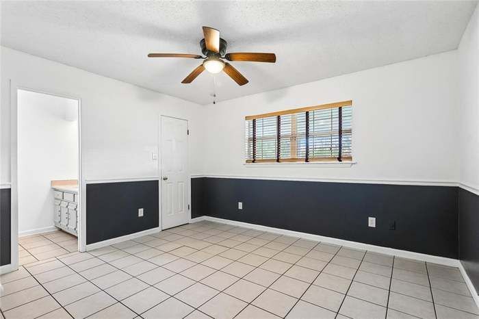 Building Photo - 202 Almond Creek Rd