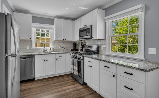 Building Photo - 3711 Normandy Rd