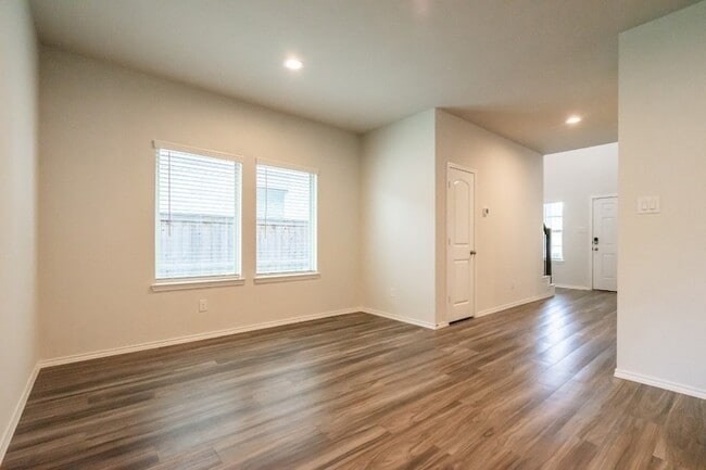 Building Photo - 16856 Pink Wintergreen Dr