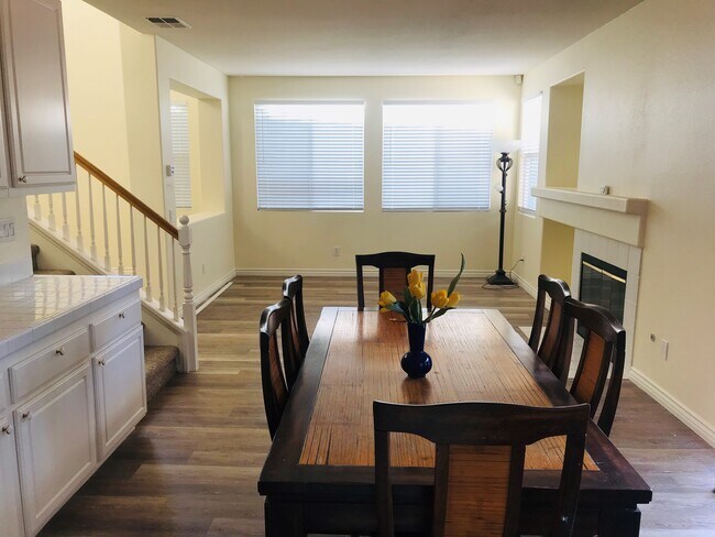 Building Photo - 32986 Terrace Dr