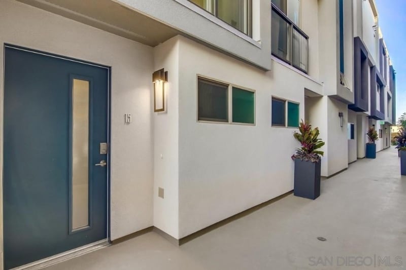 Building Photo - 3030 Jarvis St