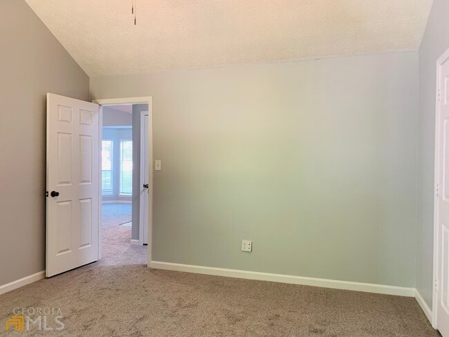 Building Photo - 30 Standing Rock Rd