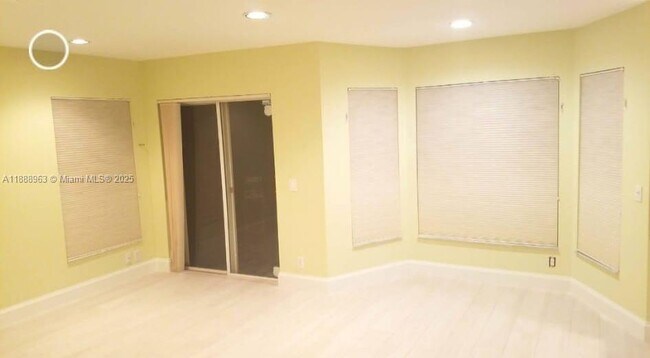 Building Photo - 10766 Crescendo Cir