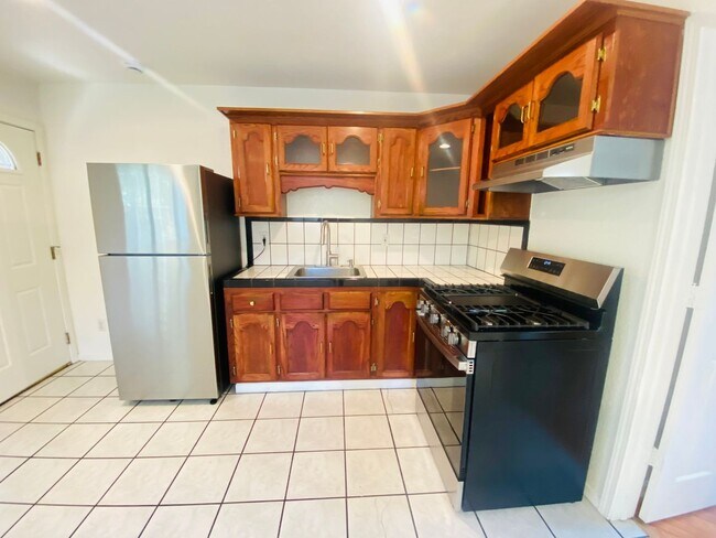 Building Photo - 5 Scharff Ave