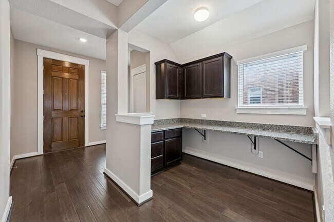 Building Photo - 128 Gidran Trail