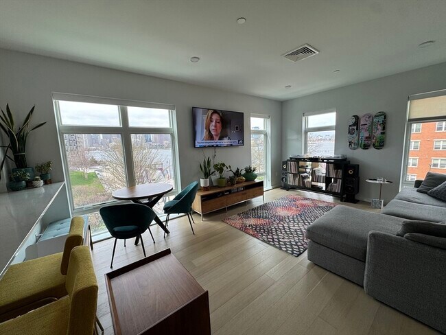 Building Photo - 1 Lisbon St