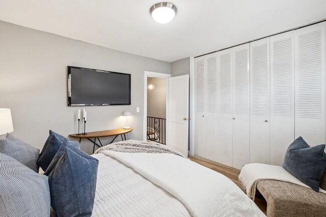 Building Photo - Stylishly Renovated 3-Bedroom Home with Private Patio in Grays Ferry — Accepting ALL PHA voucher ...