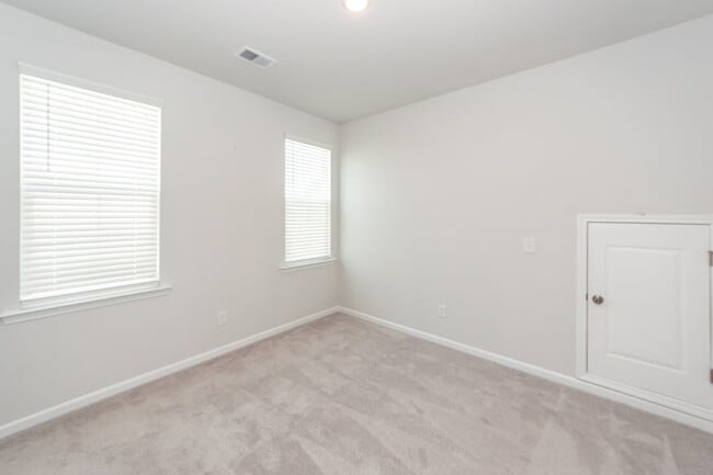 Building Photo - 214 Narrowleaf Ave