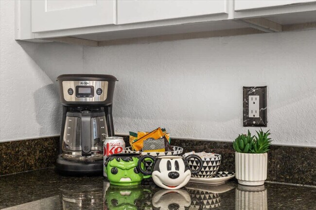 Building Photo - 4561 Southfield Ave