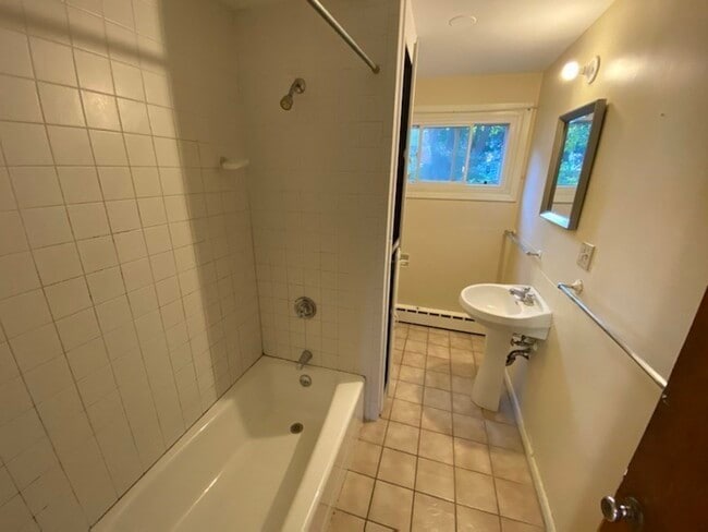 Building Photo - 47 Summer St