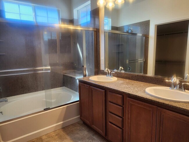 Building Photo - Beautiful home in Kiley Ranch.