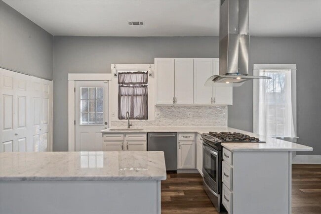 Building Photo - 2046 Courtland Pl