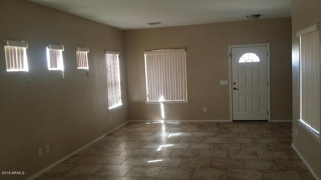 Building Photo - 6621 W Shaw Butte Dr