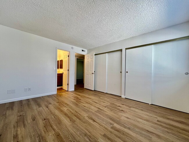Building Photo - Fantastic 3-bedroom, 2-bathroom condo in desirable community