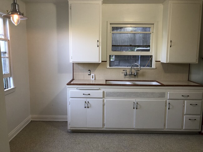 Large kitchen with room for table and two chairs - 2966 Hyperion Ave