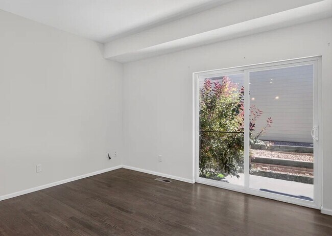 Building Photo - 12930 Grant Cir W