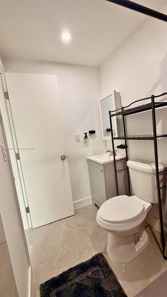 Building Photo - 2255 SW 33rd Ave