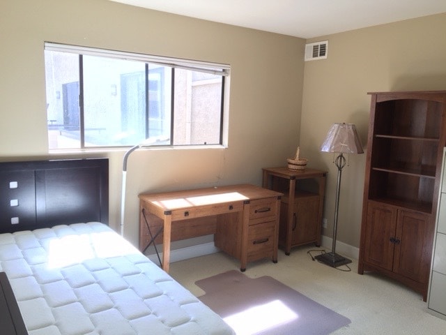 Building Photo - 10982 Roebling Ave