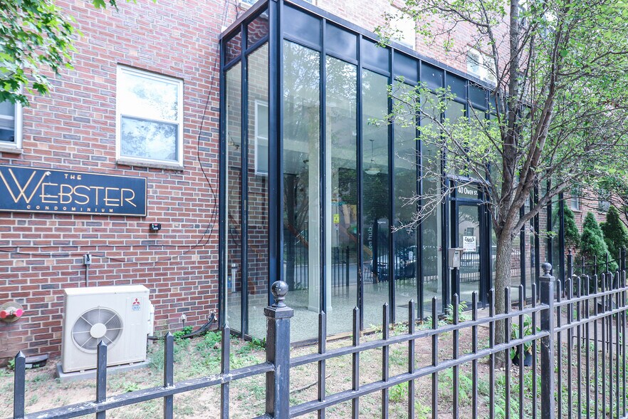 Building Photo - 40 Owen St