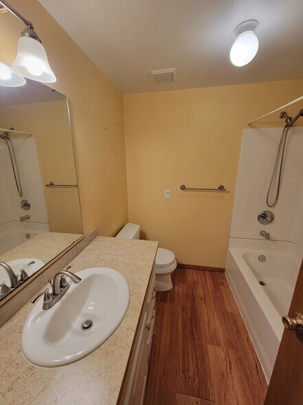 Building Photo - 9330 15th St SE