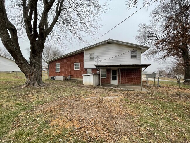 Building Photo - 38 Kellwood Dr