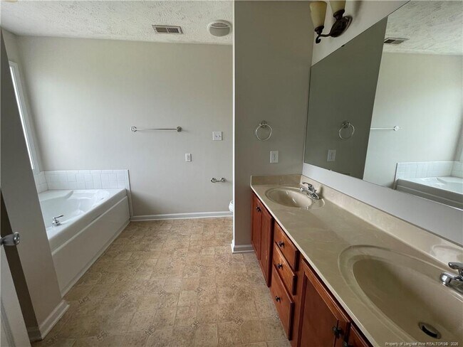 Building Photo - 8240 Frenchorn Ln