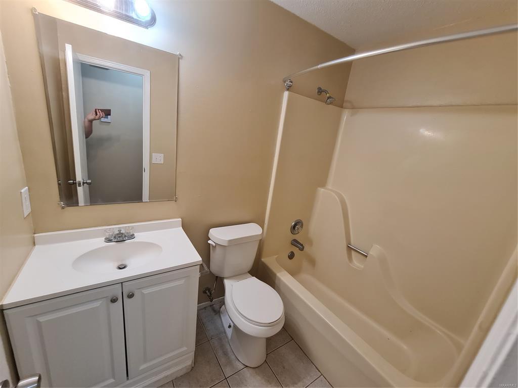 Building Photo - 3024 Cross Creek Dr