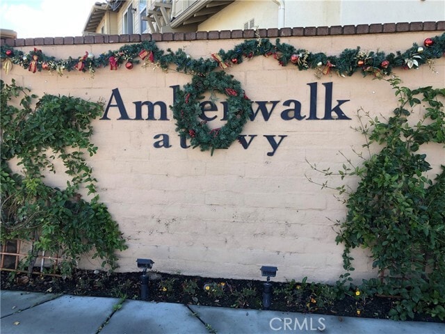 Building Photo - 25056 Driftoak St