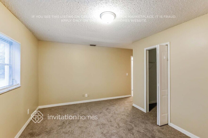 Building Photo - 10851 NW 32nd Ct