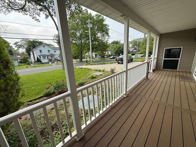 Building Photo - 109 Adirondack Dr