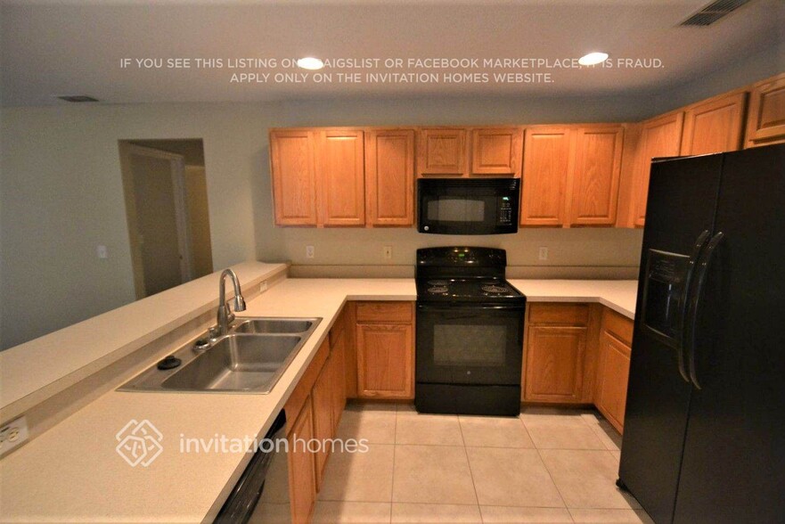 Building Photo - 2595 Valmora Ct