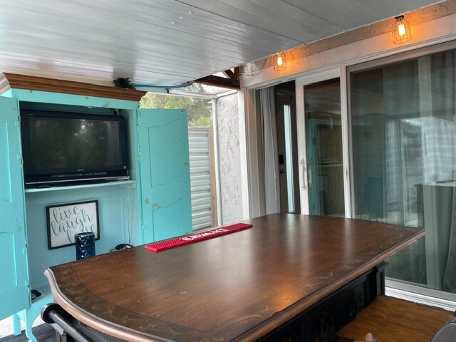 Building Photo - 4435 W Iowa Ave