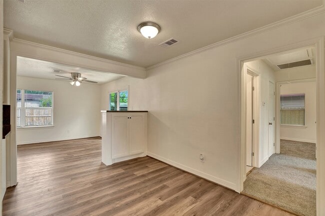 Building Photo - 1307 Belshire Rd