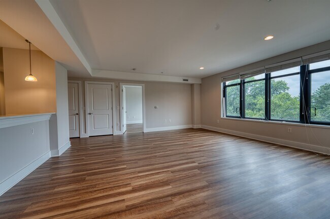 Building Photo - 1040 John F. Kennedy Blvd