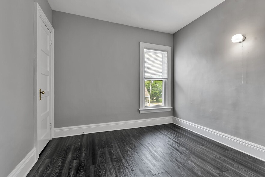 Building Photo - 36 Callodine Ave