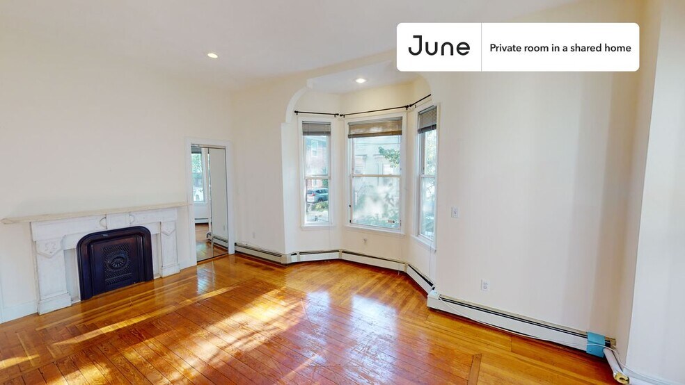 Building Photo - Room in Shared 6 bed/2 bath home