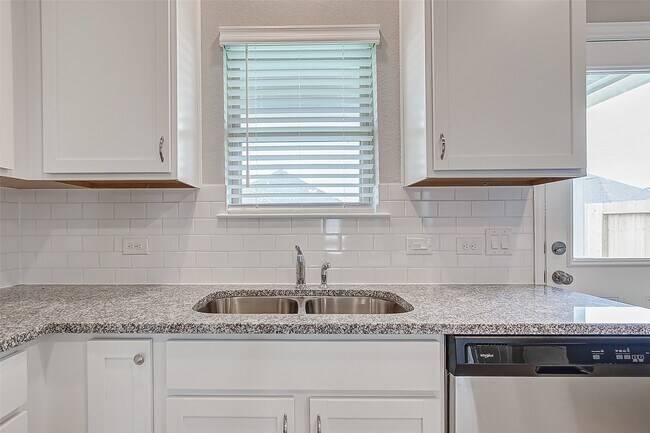 Building Photo - 31322 Spotted Saddle Hollow