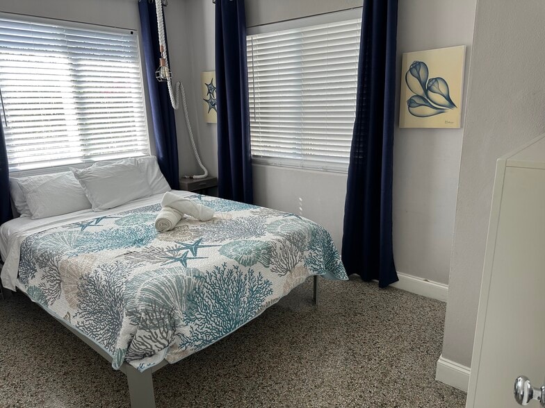 Building Photo - 1258 Beach Rd