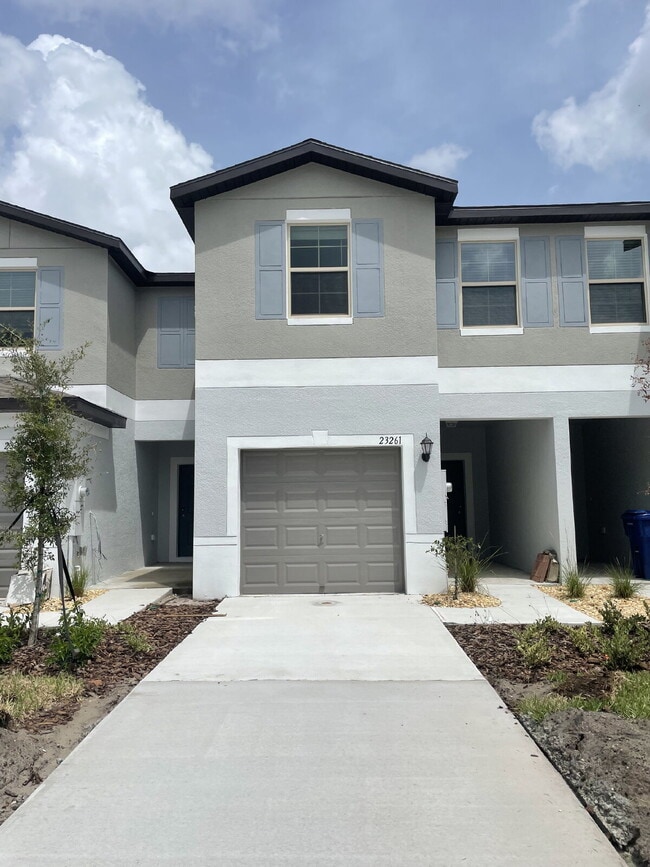Building Photo - 23261 Willow Glen Way