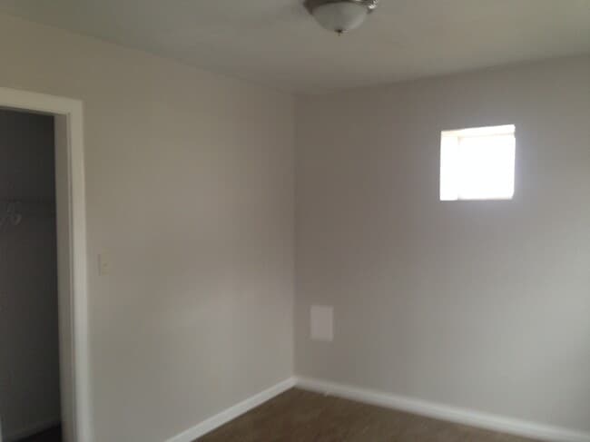 Building Photo - 109 Barnes St